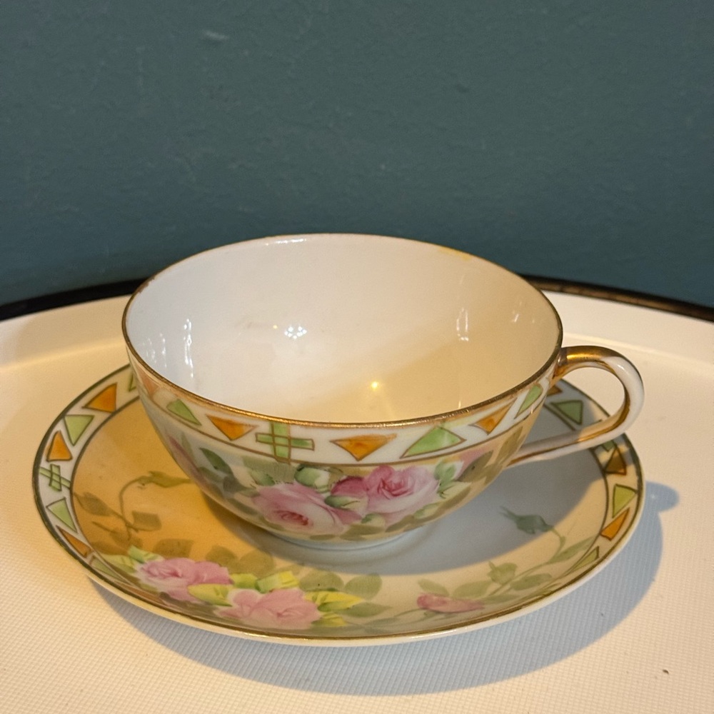 Vintage Nippon Art Deco Porcelain Teacup cup and Saucer pink roses geometric rim - Picture 2 of 12
